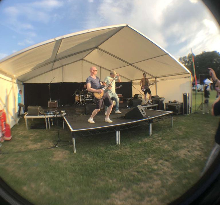 Gasmonkey band performance